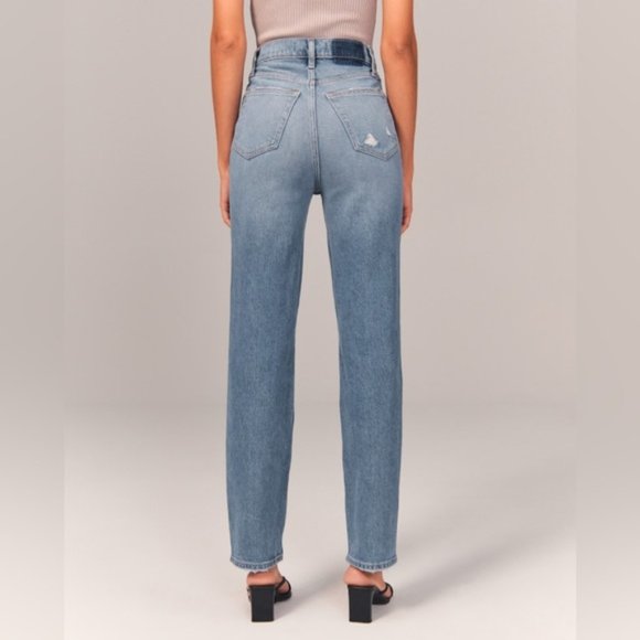 Abercrombie & Fitch Ultra High Rise 90s Straight Jean Criss-Cross waistband 20L - Picture 3 of 6